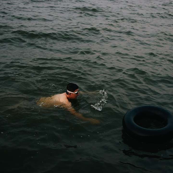 Плуването е много забавно плъзгащ се пъзел онлайн