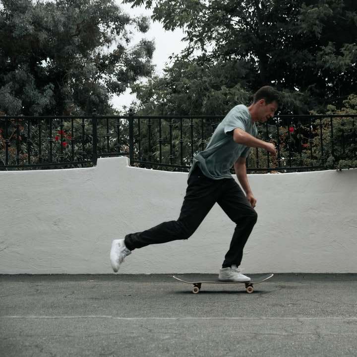Skateboardingul aruncat în jos alunecare puzzle online