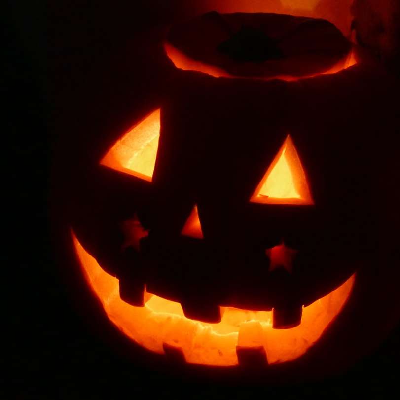 единична тиква от Хелоуин плъзгащ се пъзел онлайн