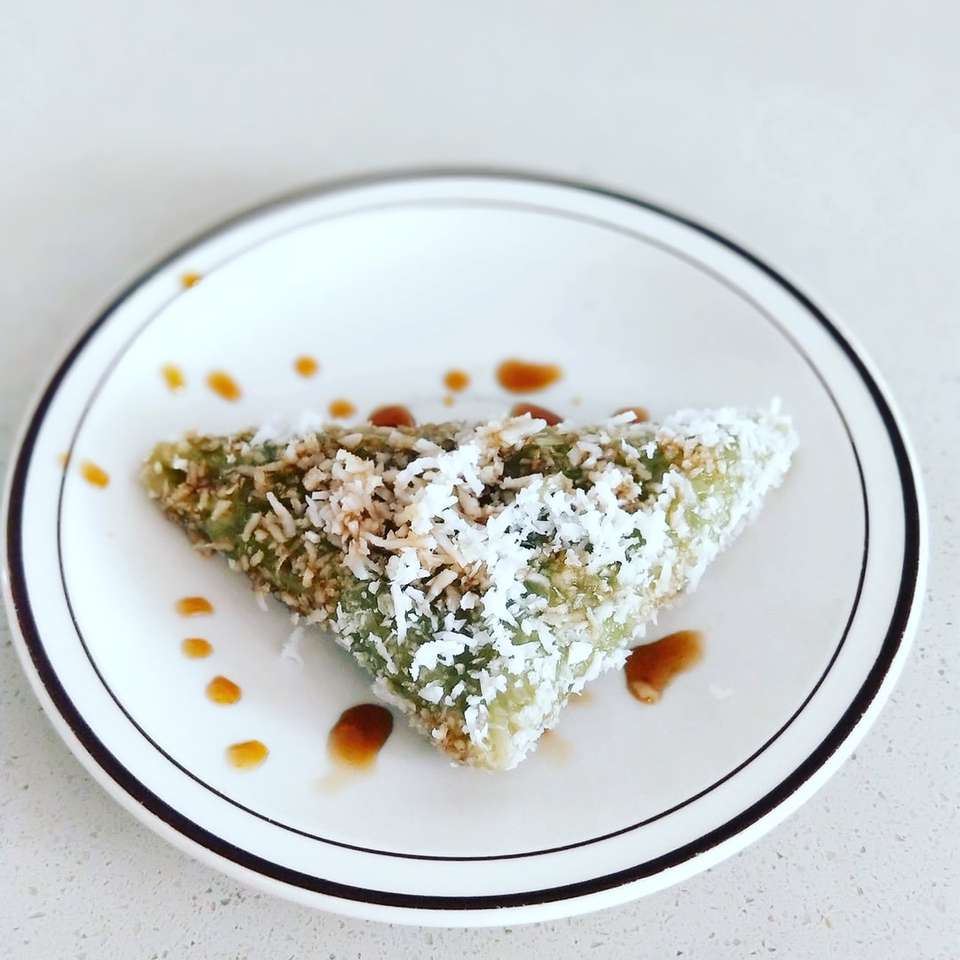 Kue Lupis, indonezyjski deser z ciasta ryżowego puzzle przesuwne online
