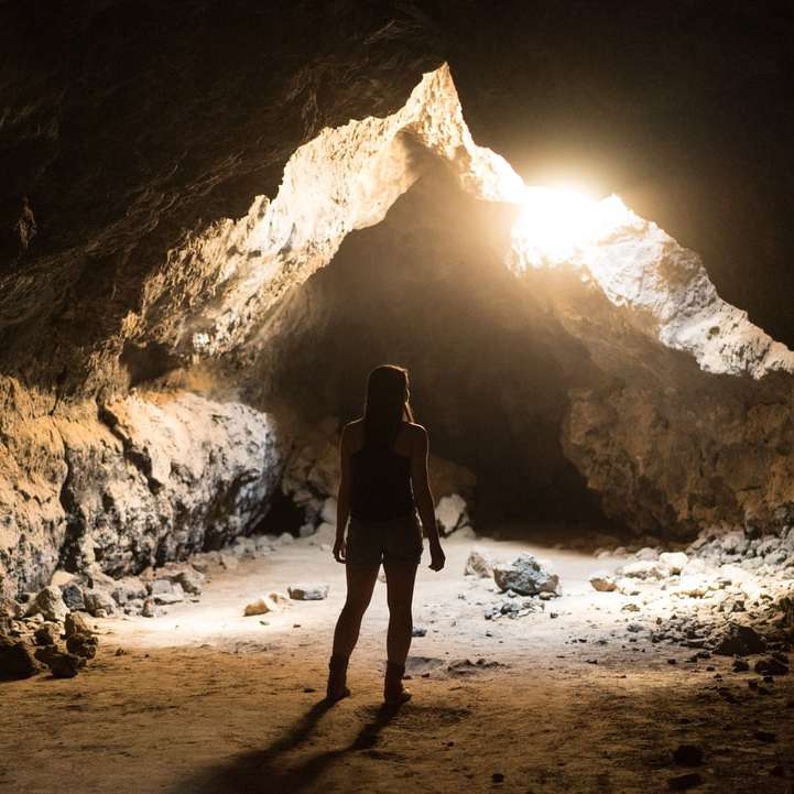 Explorando las cuevas del desierto puzzle deslizante online