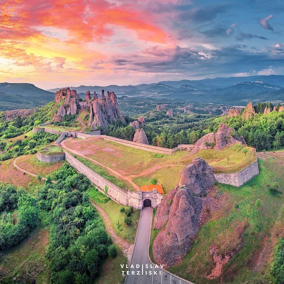 a Belogradchik-sziklák felett csúszó puzzle online