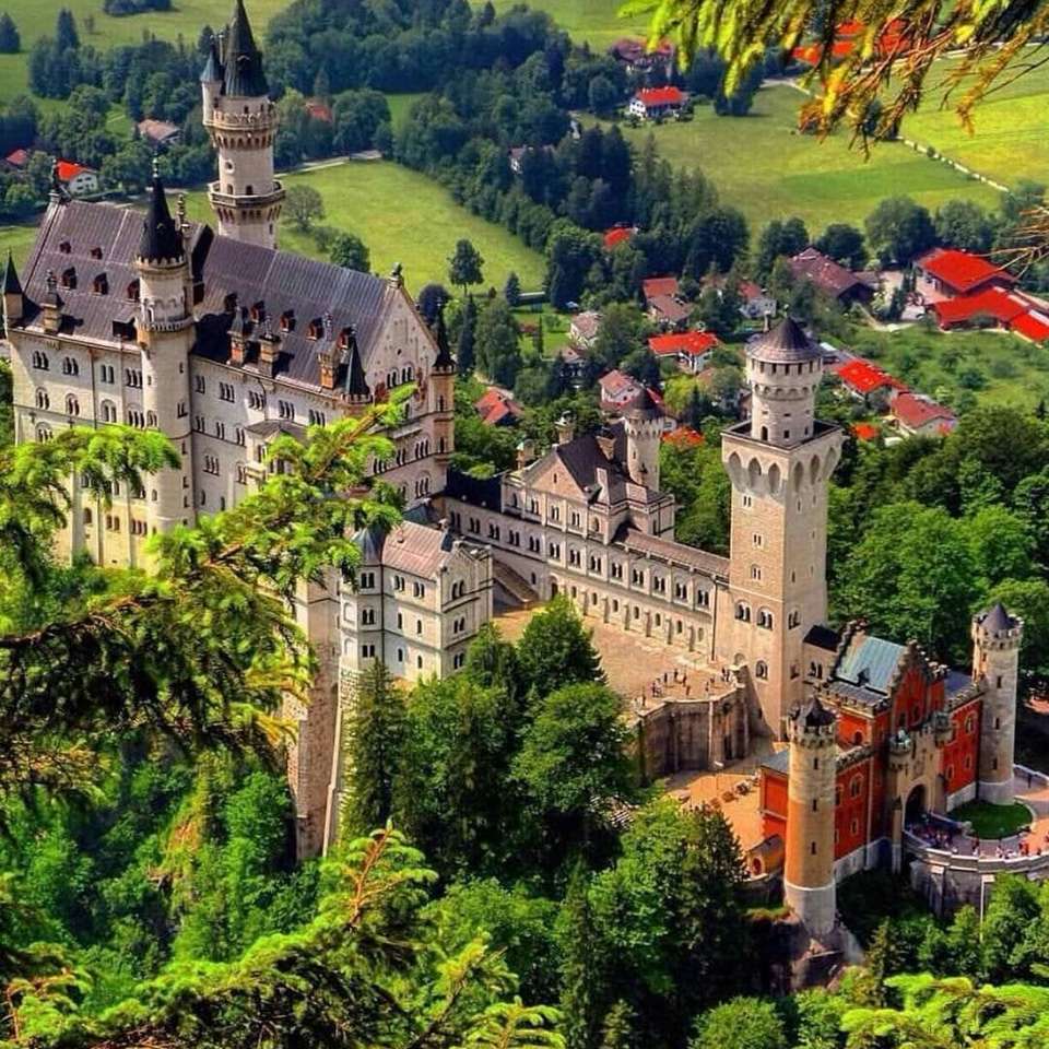 Zámek Neuschwanstein, Bavorsko, Německo online puzzle