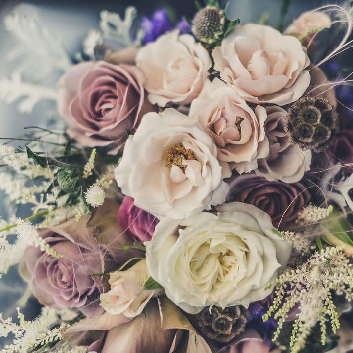 букет цветя от различни цветове плъзгащ се пъзел онлайн