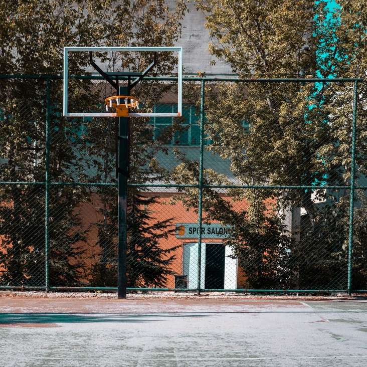μαύρο σύστημα μπάσκετ συρόμενο παζλ online