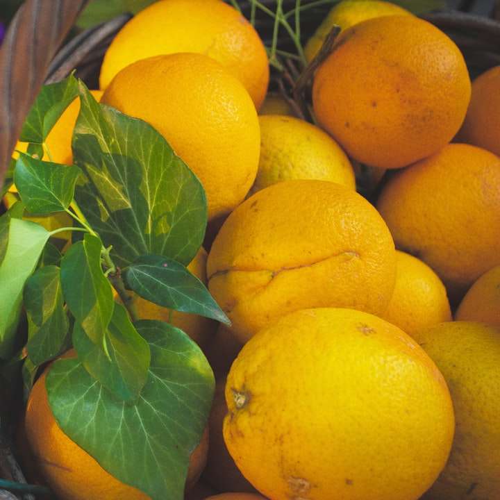 massa orange frukter i korgen glidande pussel online