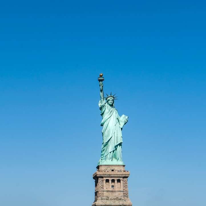 Статуя на свободата през деня онлайн пъзел