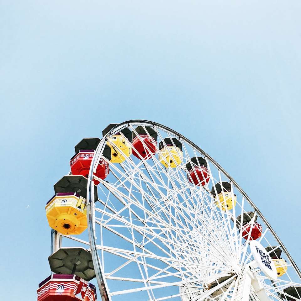 foto de alto ângulo da roda-gigante branca durante o dia puzzle online