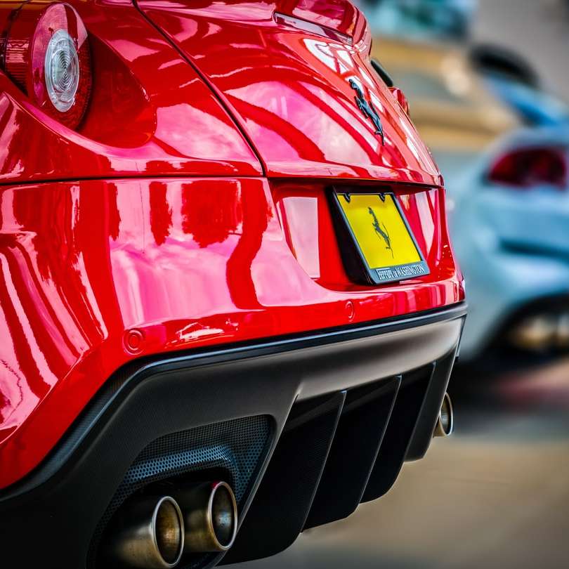 красный автомобиль Ferrari раздвижная головоломка онлайн