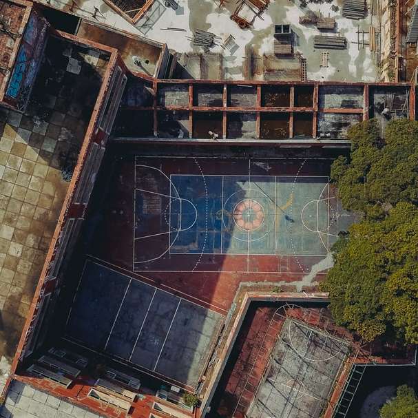 въздушна фотография на баскетболно игрище онлайн пъзел
