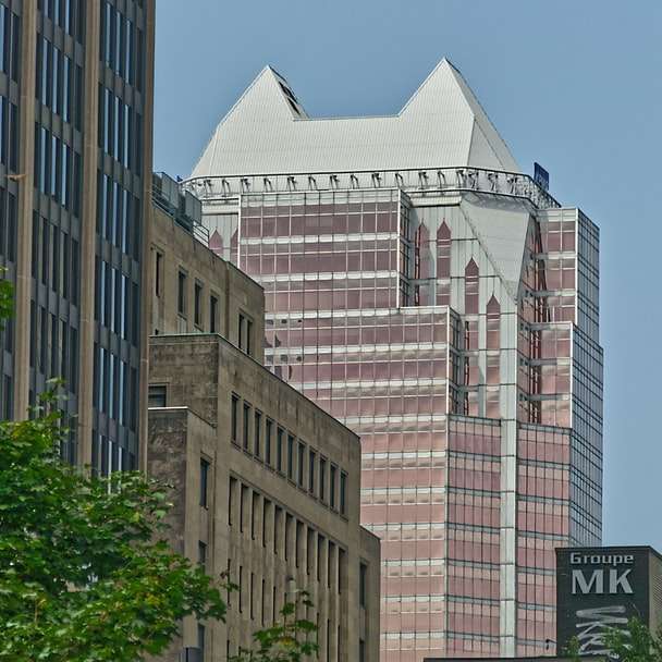 brązowy i biały budynek z betonu puzzle przesuwne online