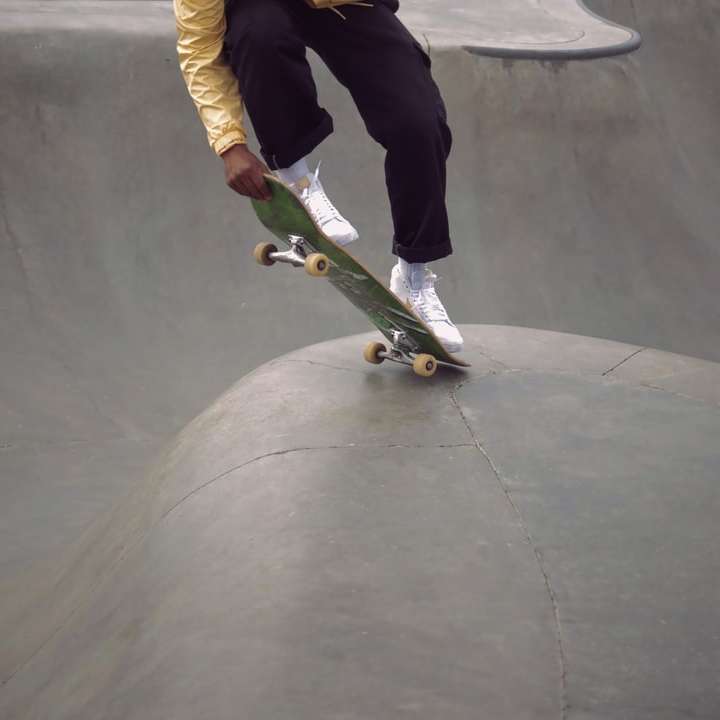 persoon met skateboard schuifpuzzel online
