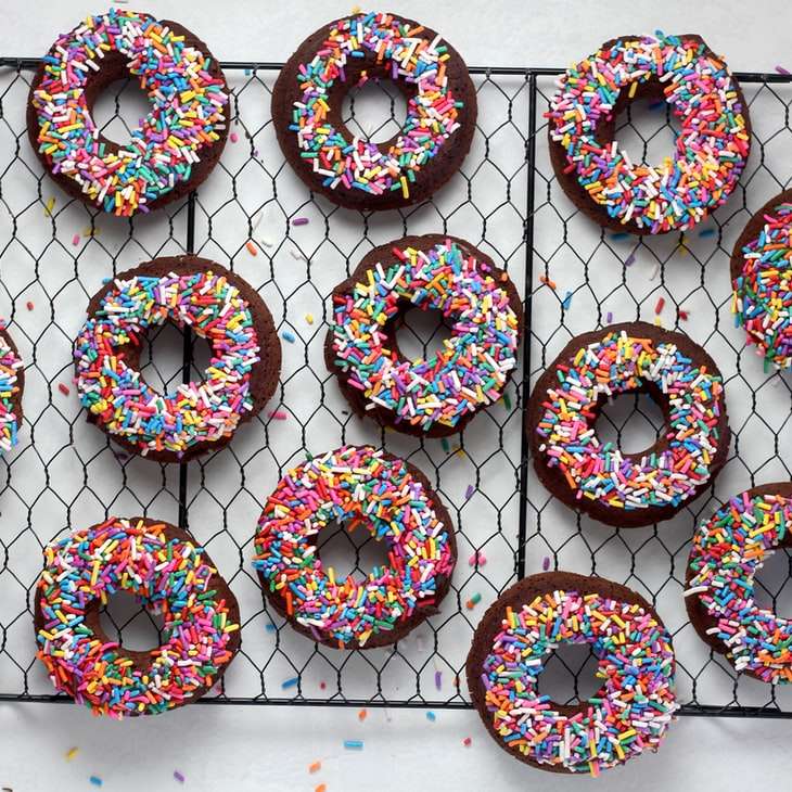 baked doughnuts sliding puzzle online