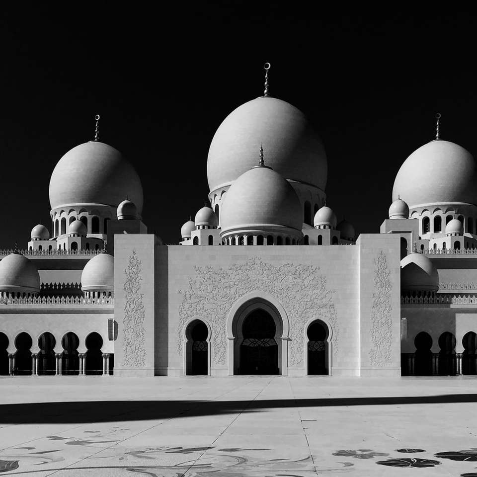 ilustración de la mezquita blanca y marrón puzzle deslizante online