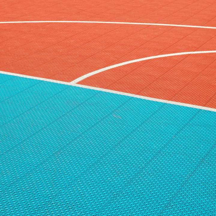 červené a bílé basketbalové hřiště posuvné puzzle online