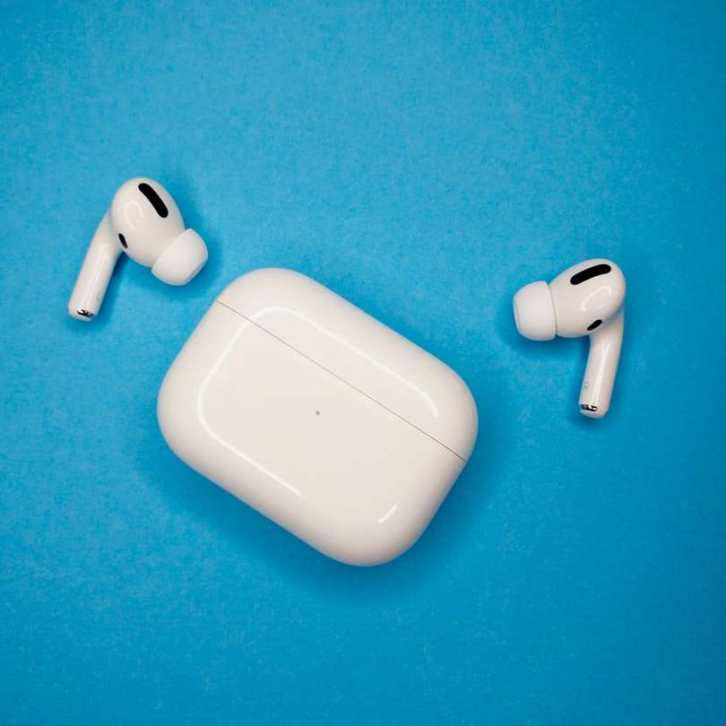 white apple airpods charging case online puzzle