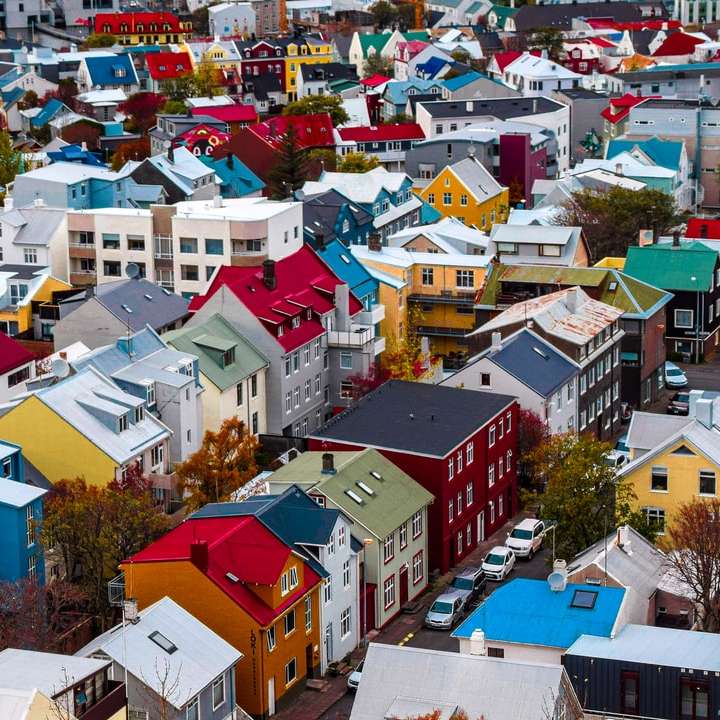 vista aérea de casas durante o dia puzzle deslizante online