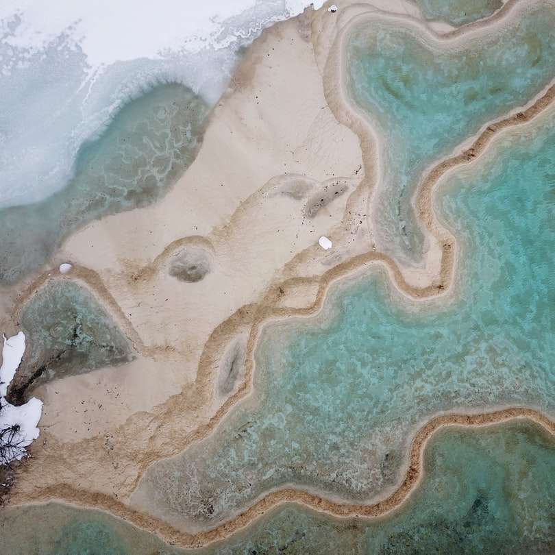 luchtfoto van waterlichaam online puzzel