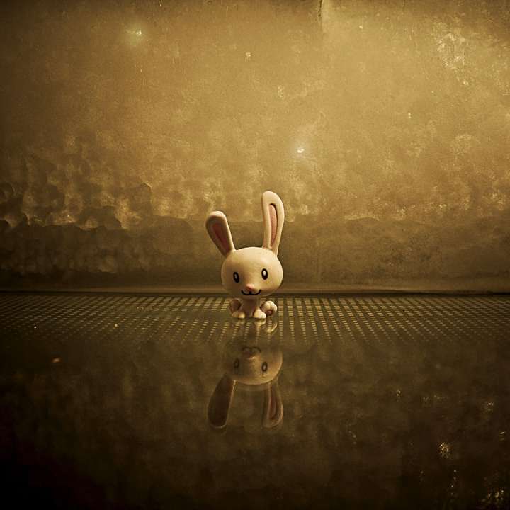 Foto de primer plano de conejo marrón rompecabezas en línea