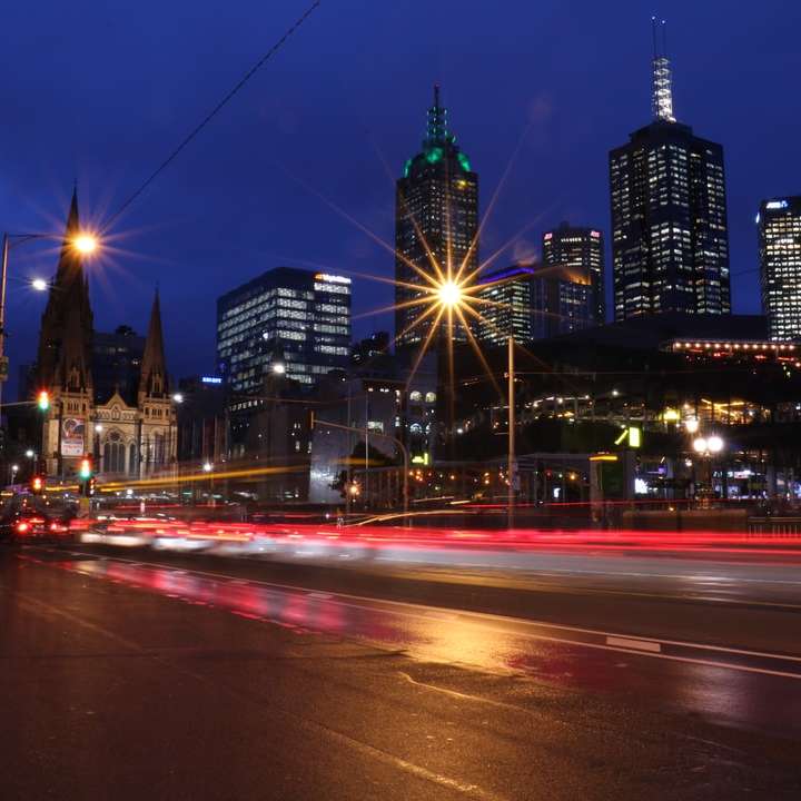 time-lapse fotografie van de stad 's nachts schuifpuzzel online