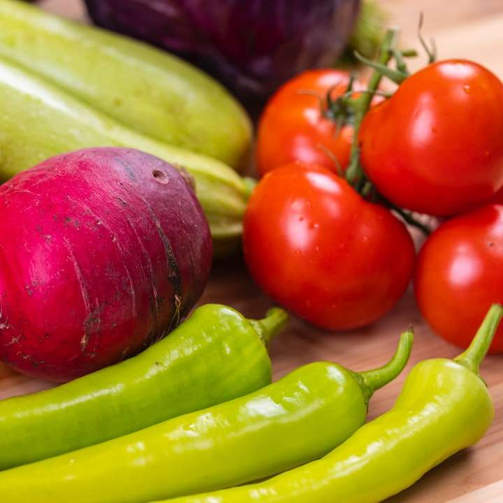 červené a zelené chilli papričky online puzzle
