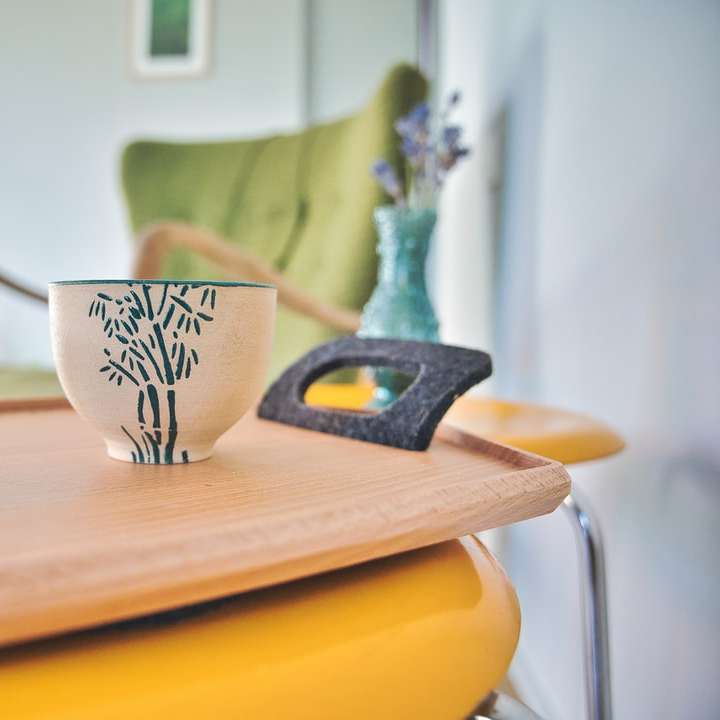 ceașcă de ceai din floră albă și maro alunecare puzzle online