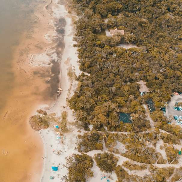 luchtfoto van waterlichaam overdag schuifpuzzel online