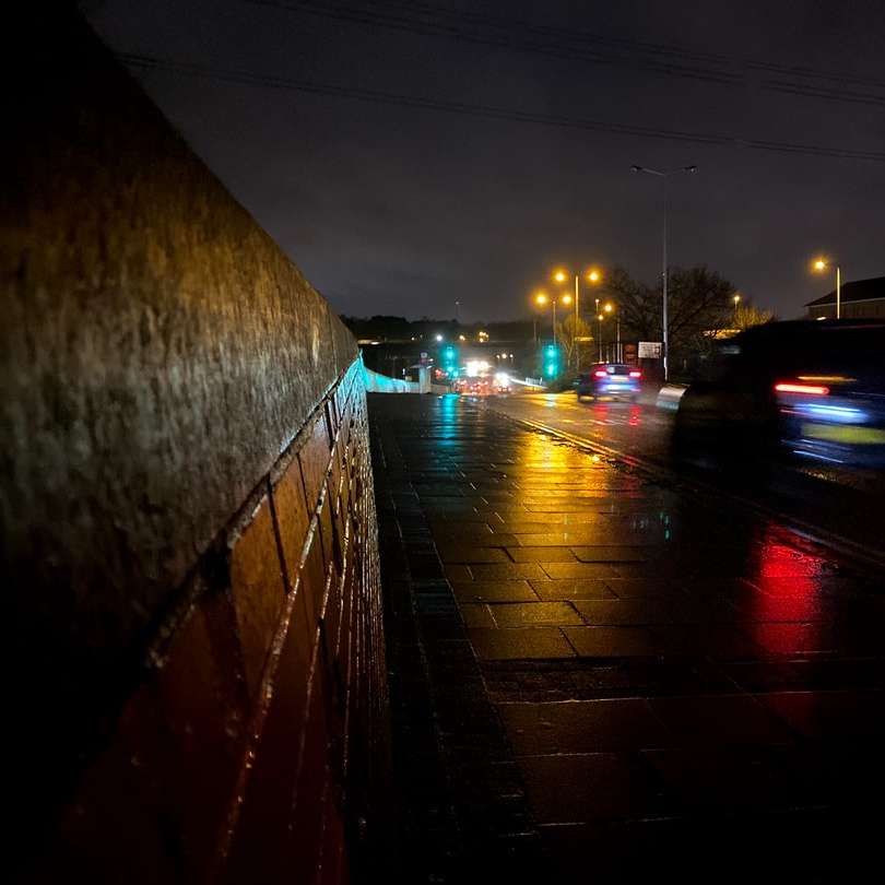 mașini pe drum în timpul nopții alunecare puzzle online