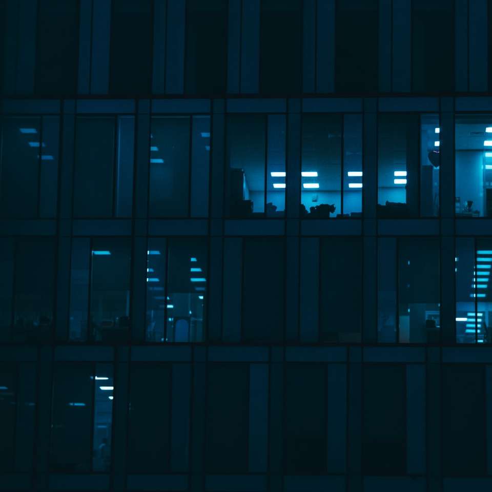 blå och vita glasfönster glidande pussel online