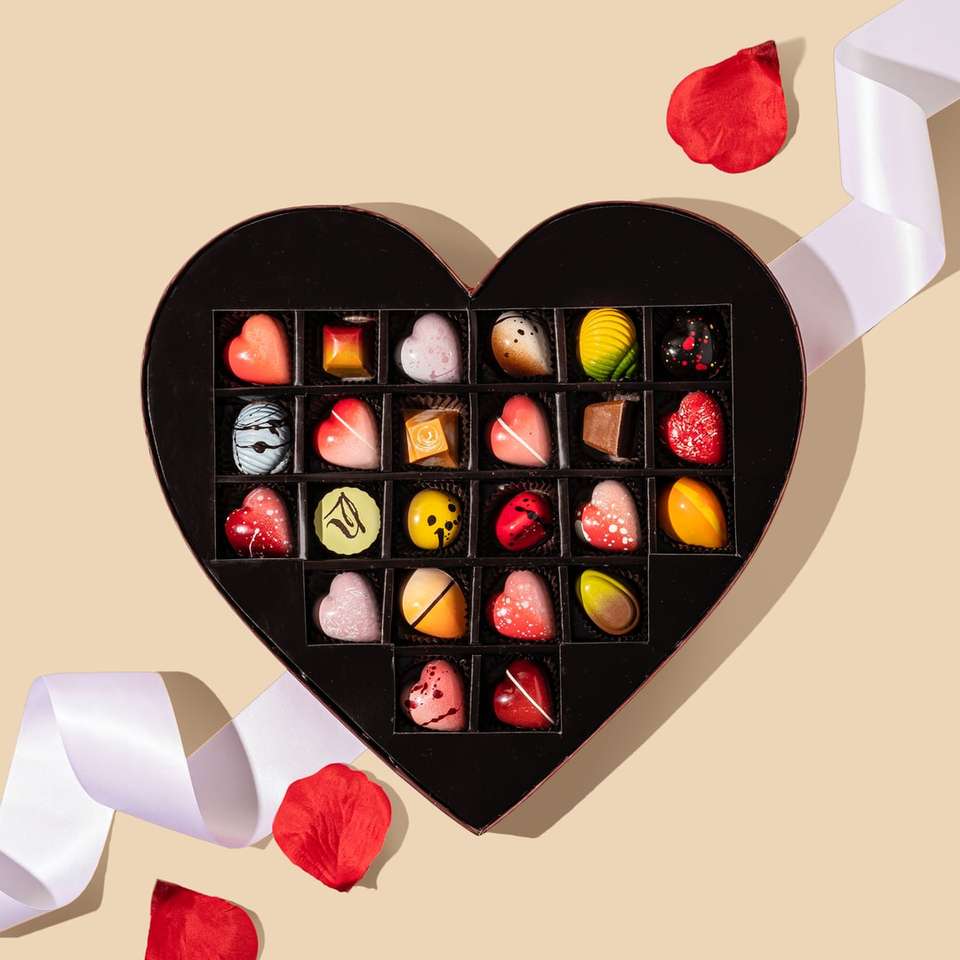 bomboane în formă de inimă roșie și bomboane galbene și roșii în formă de inimă puzzle online