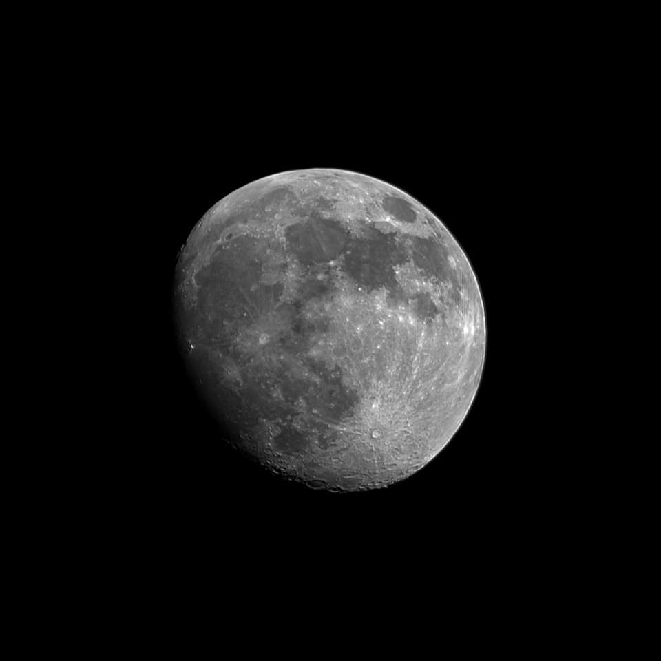 фотография полной луны в оттенках серого онлайн-пазл