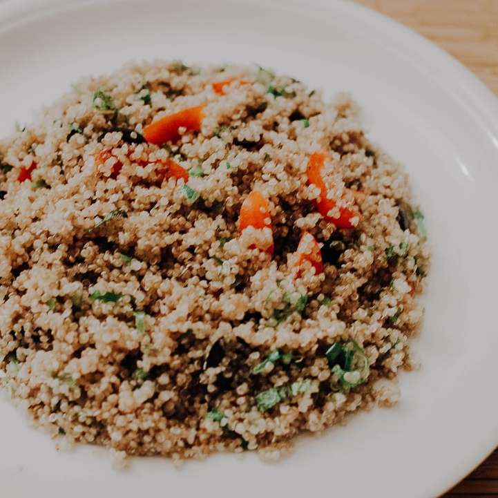 arroz cozido com ervilhas e cenouras puzzle deslizante online