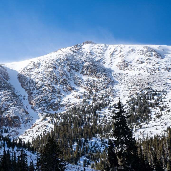 hóval borított hegy napközben csúszó puzzle online