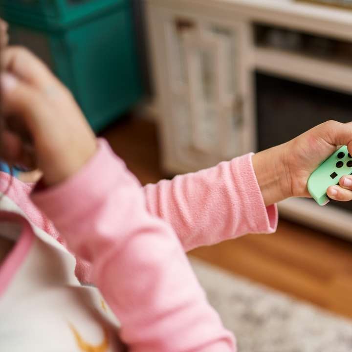 ребенок в розовой рубашке с длинным рукавом раздвижная головоломка онлайн