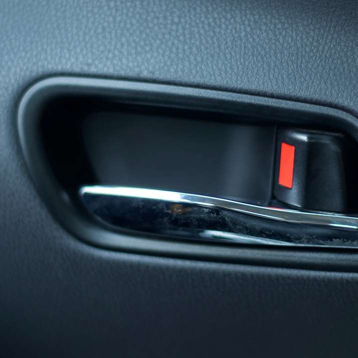 barre de poignée de porte de voiture noire puzzle coulissant en ligne