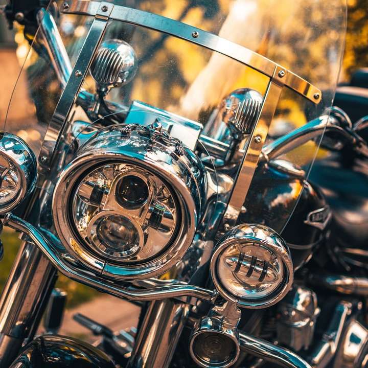 κινητήρας μοτοσικλέτας ασημί και χρυσό online παζλ