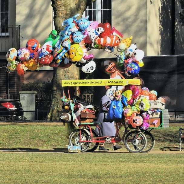παιδιά ιππασίας με ποδήλατο με μπαλόνια συρόμενο παζλ online