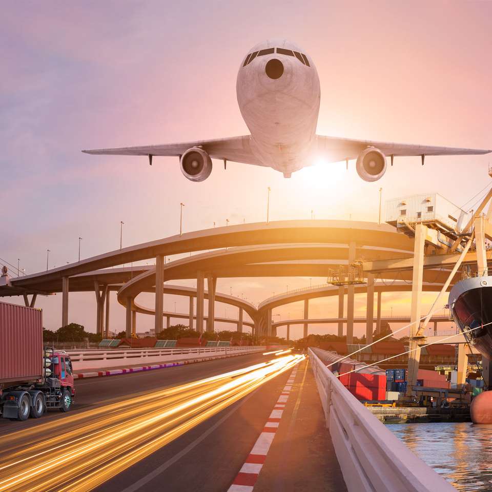 Самолет, камион и кораб плъзгащ се пъзел онлайн