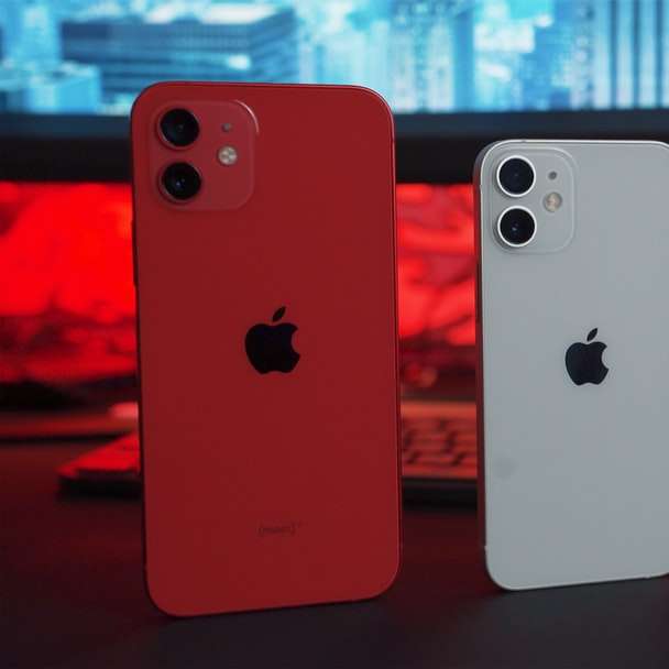 silver iphone 6 and red iphone case online puzzle