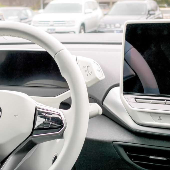 Svart och Silver Mercedes Benz Ratt glidande pussel online