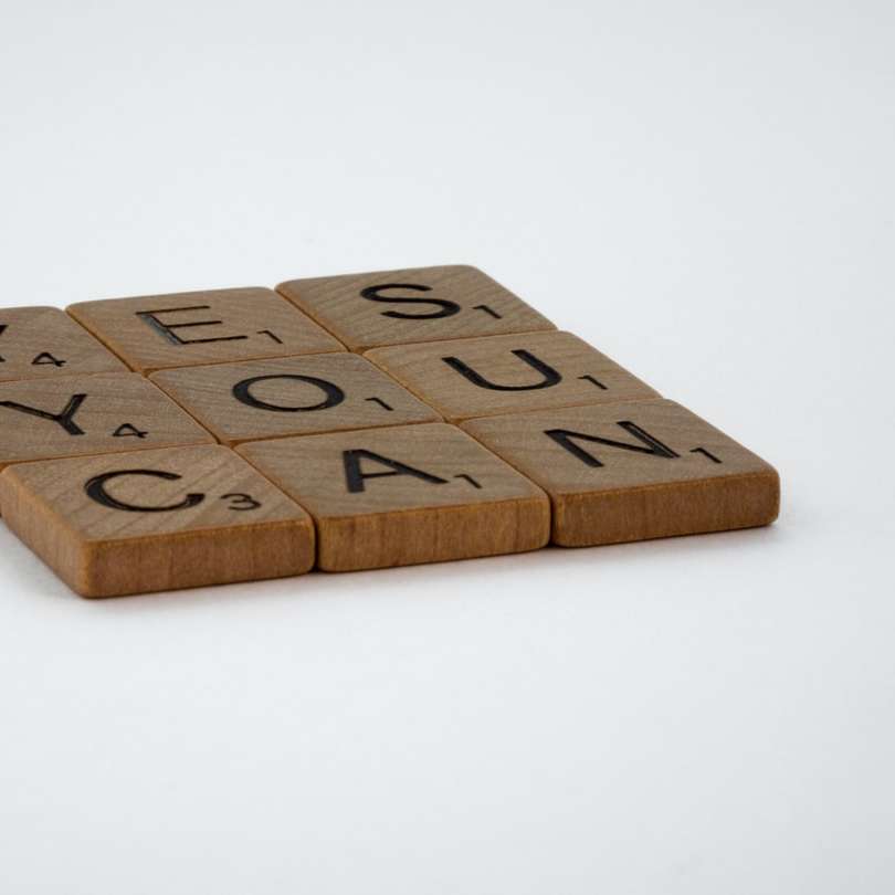 Brązowy drewniany Kocham cię Drukowanie puzzle przesuwne online
