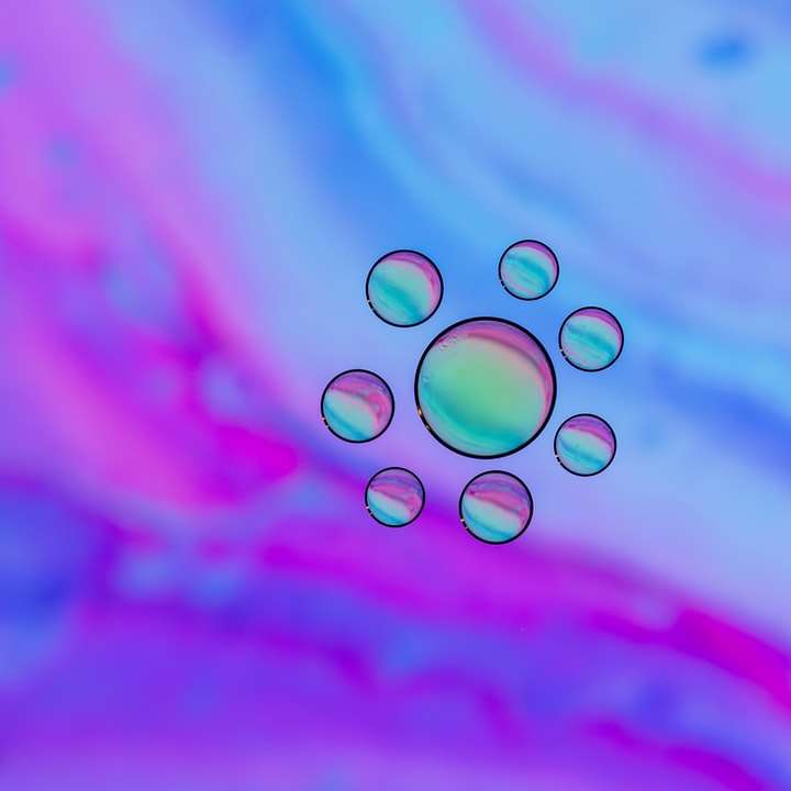 фиолетовые и синие капли воды раздвижная головоломка онлайн
