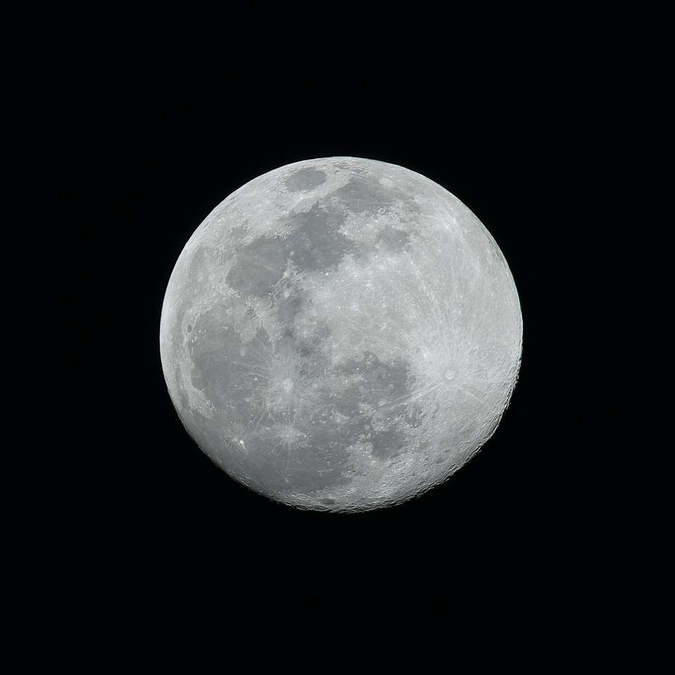 full moon in dark night sky online puzzle