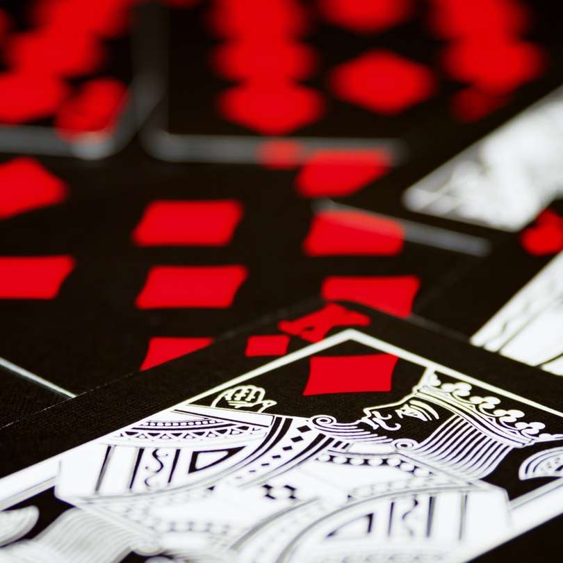plateau de jeu rouge et noir puzzle en ligne