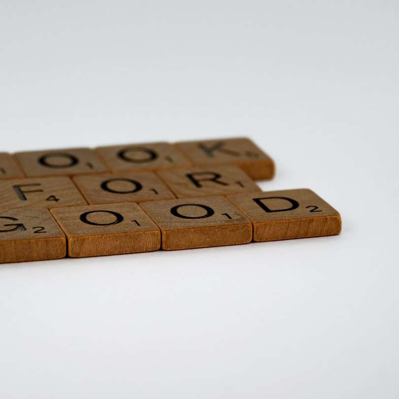 brązowy drewniany list kocham cię puzzle przesuwne online