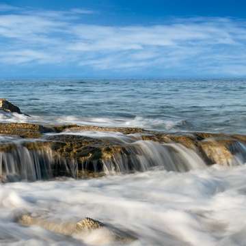 fotografia time lapse di cascate d'acqua puzzle scorrevole online