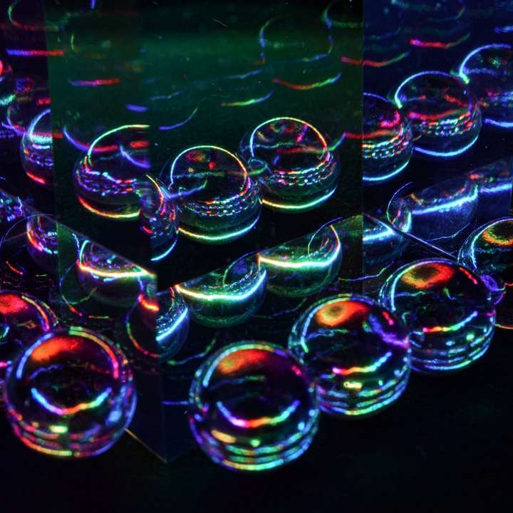 rode en heldere bubbels in water schuifpuzzel online