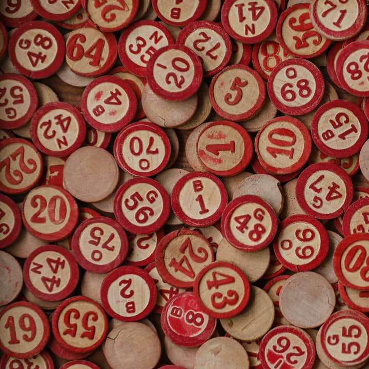 piros-fehér kerek műanyag online puzzle