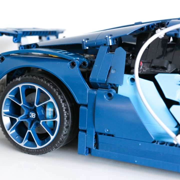 rueda de coche azul y negro puzzle deslizante online