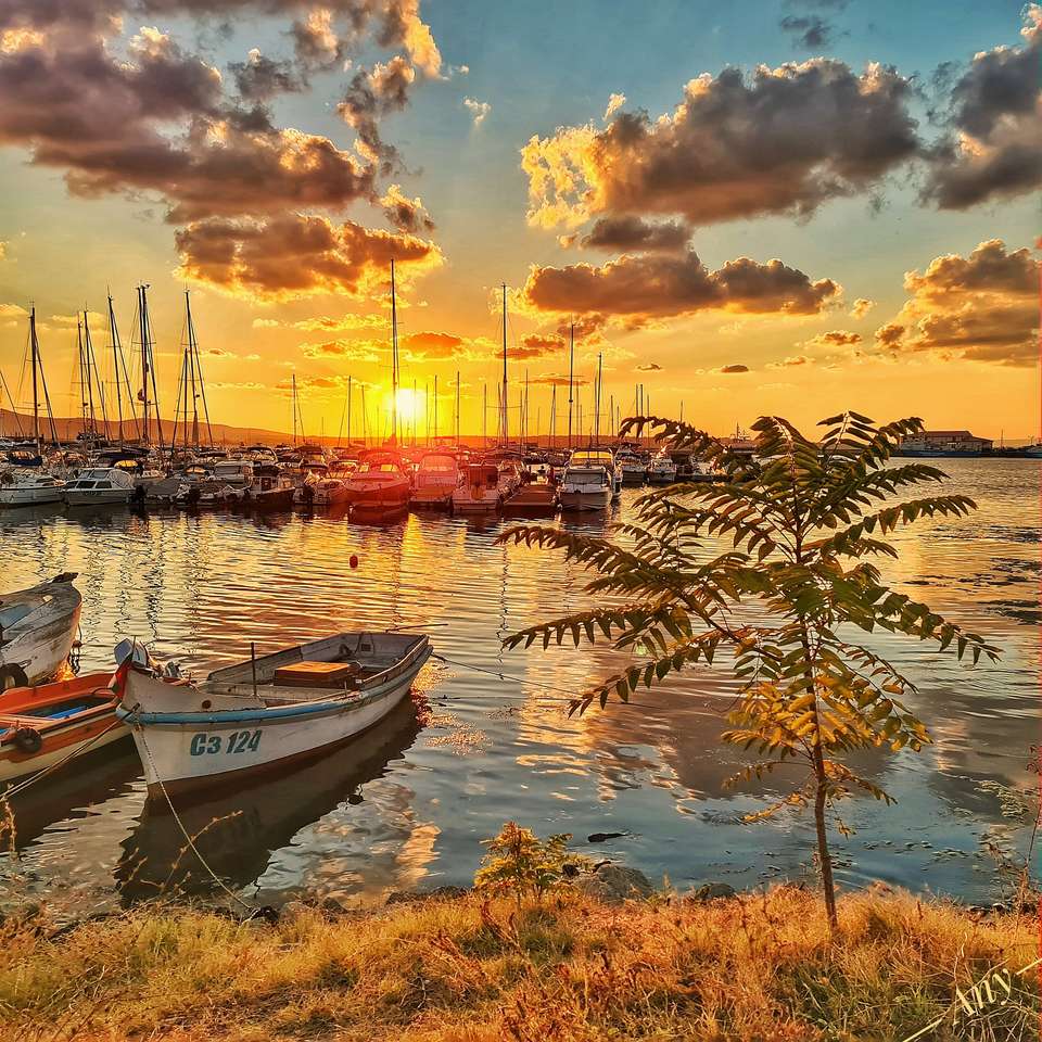 Krásný západ slunce přístavu Sozopol posuvné puzzle online